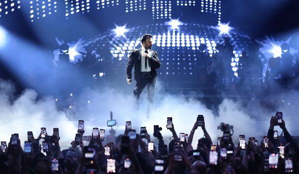 Merve Dizdar'ın Tarkan konserindeki duygusal anları