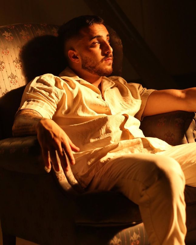 Gizemli takip, anlık merak, sosyal medya dedikodusu