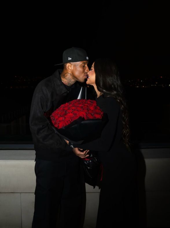 Aşkın coşkusu, mutluluk gözlerinden okunuyor