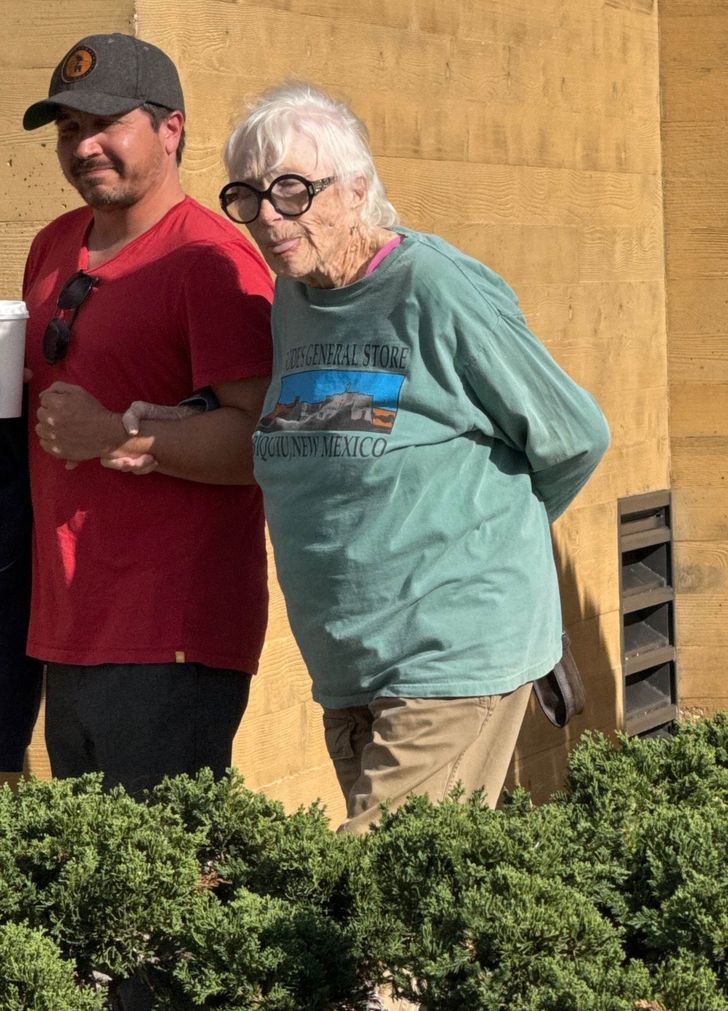 Zarafet yaşla değil, duruşla gelir dedirtti