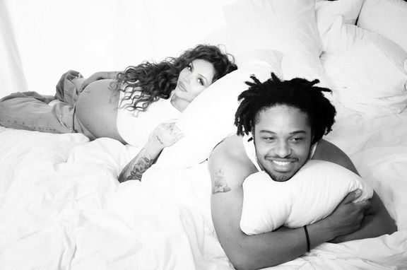 Kalpler kırıldı, bebekler savaşıyor, aşk yara aldı