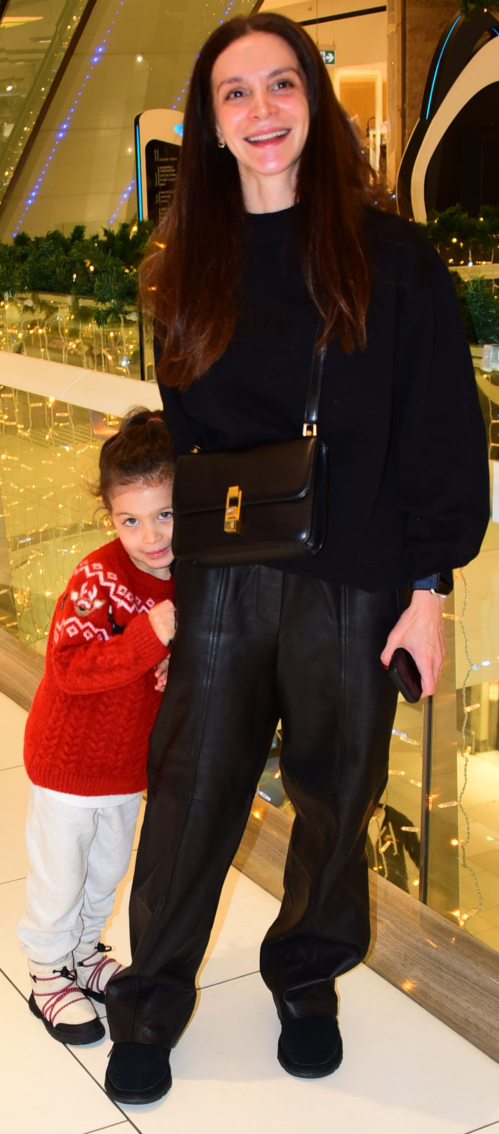 Gülüşler, sarılışlar, aile sıcaklığı böyle güzel