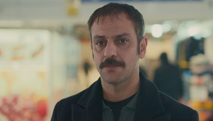 Aşk fısıltısı, Zülfikar'ın bakışları, gerilim yükseliyor