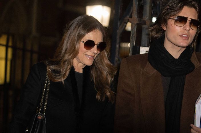 Gizlilik ihlali, dava, ünlü, gazete, şok, hukuk