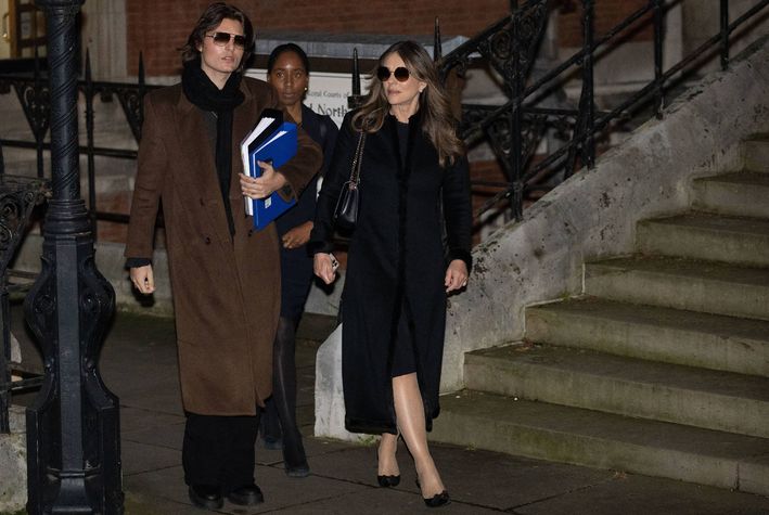 Gizlilik ihlali, dava, ünlü, gazete, şok, hukuk