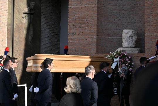 Moda dünyası yas tutuyor, efsane Roma'da anılıyor