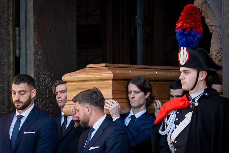 İtalyan modasının efsanesi, Roma'da veda aldı