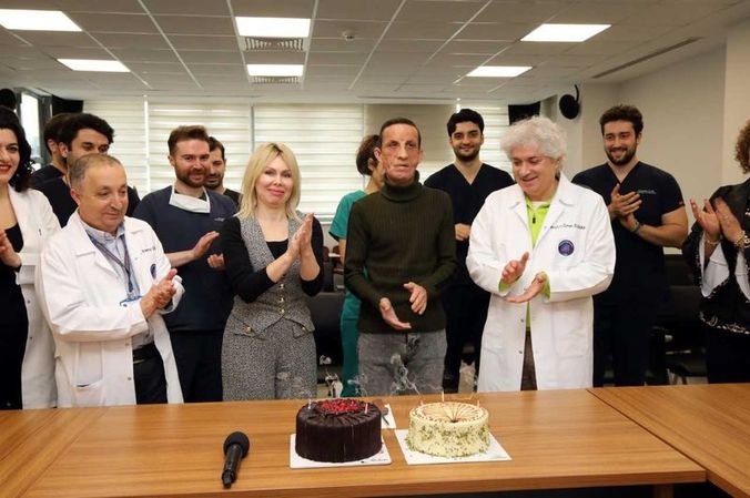 Uğur Acar'la doktorlar, 14 yılın gururunu paylaştı