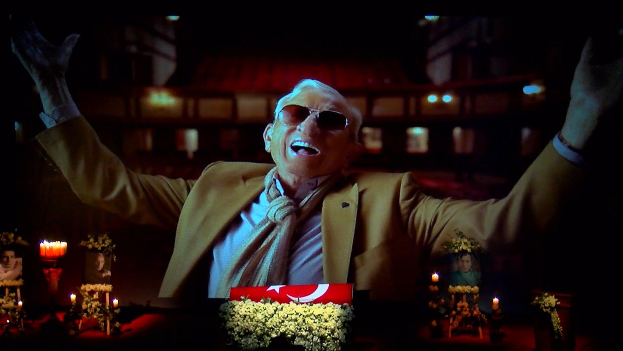 Perde kapandı, ışıklar söndü, tiyatro dünyası ağladı