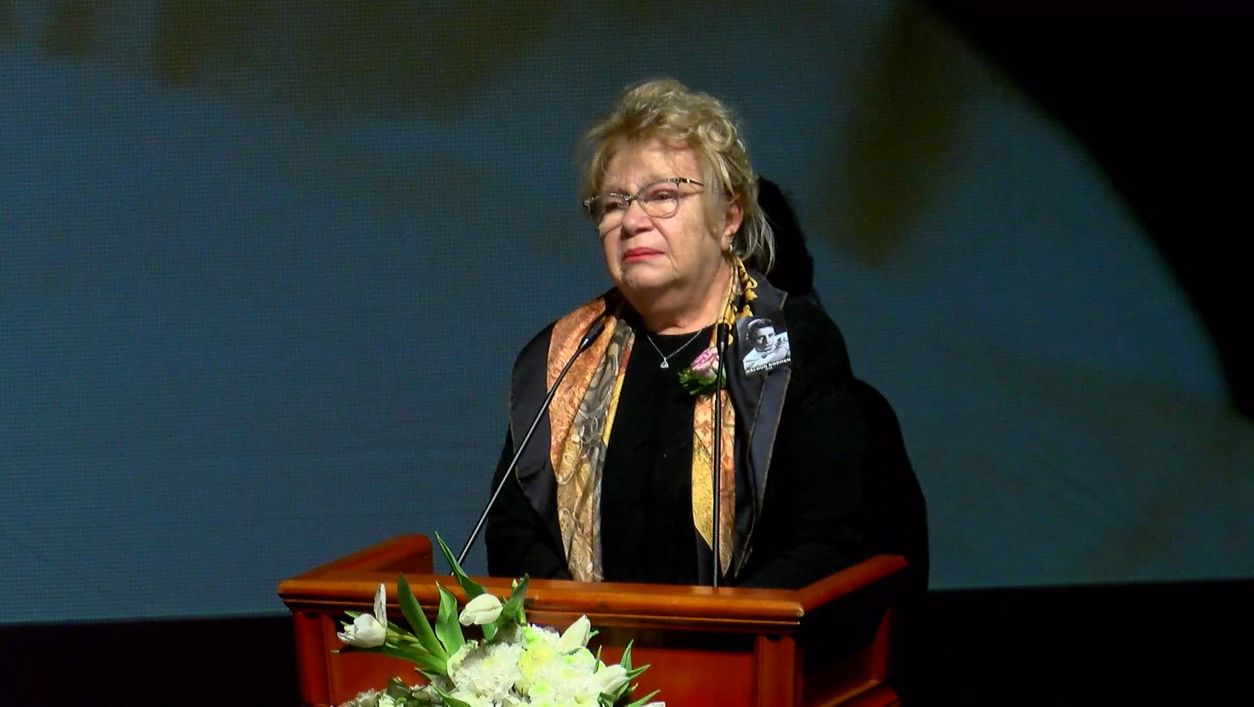 Tiyatro ışıkları söndü, büyük bir ustaya veda