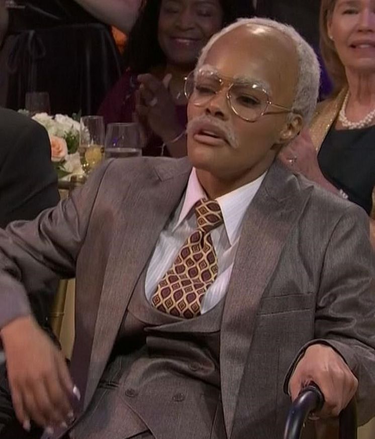 Komik dönüşüm, şaşkınlık, alkış, sosyal medyada bomba etkisi