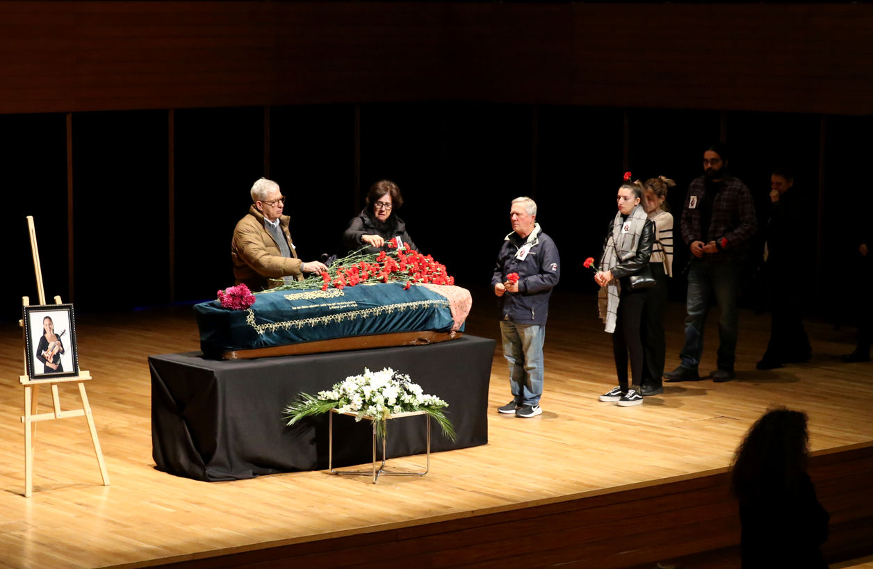 Müzik susmadı, anısı yaşayacak, İzmir'de vedalaştık