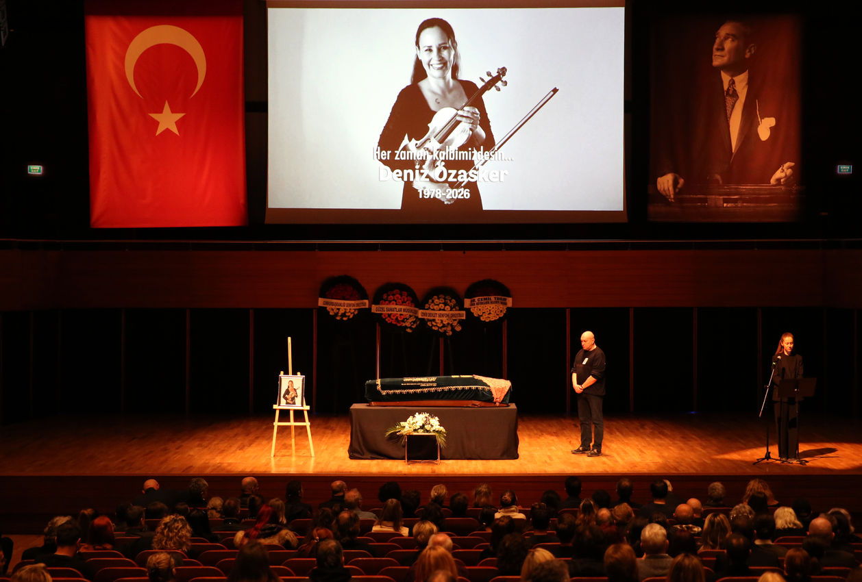 Müzik susmadı, anısı yaşayacak, İzmir'de vedaya gözyaşı