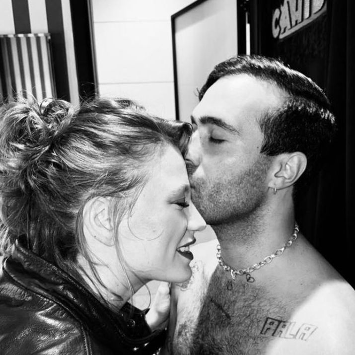 Aşk, kahve kokusu ve çiçeklerin bereketi