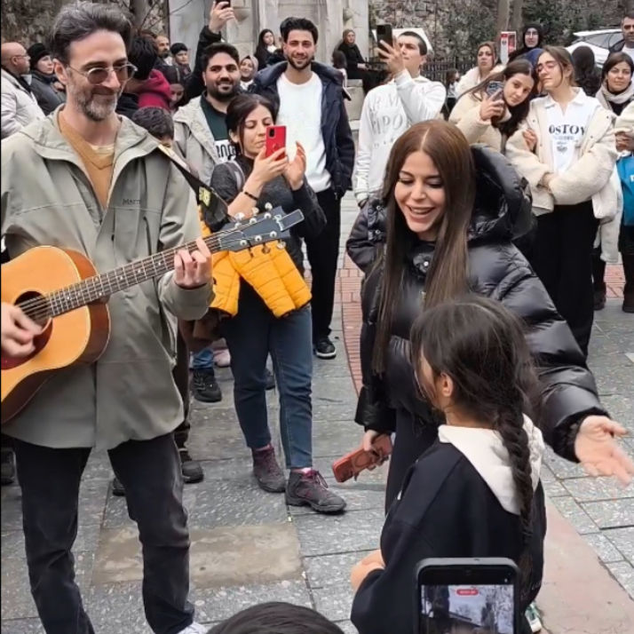 Galata'nın taşları, Simge'nin enerjisiyle yankılandı