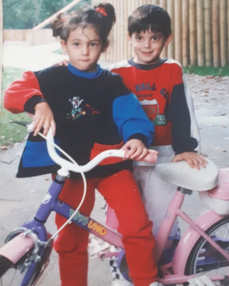 Kardeş sevgisi, doğum günü coşkusu, nostaljik anılar