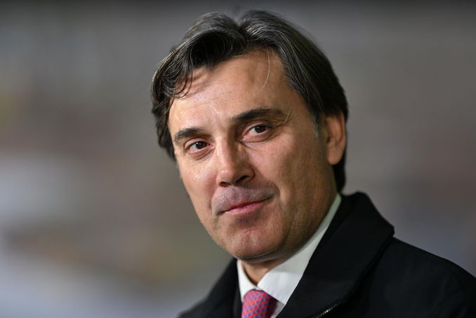 Eminönü'nde balık ekmek keyfi yapan Montella, halkla buluştu