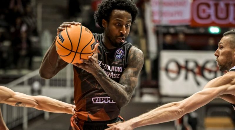 Szolnoki farkı attı, Trieste'yi yere serdi, seri eşitlendi!