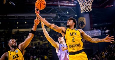 Tribünler doldu, Brown sahneye çıktı, AEK coştu!