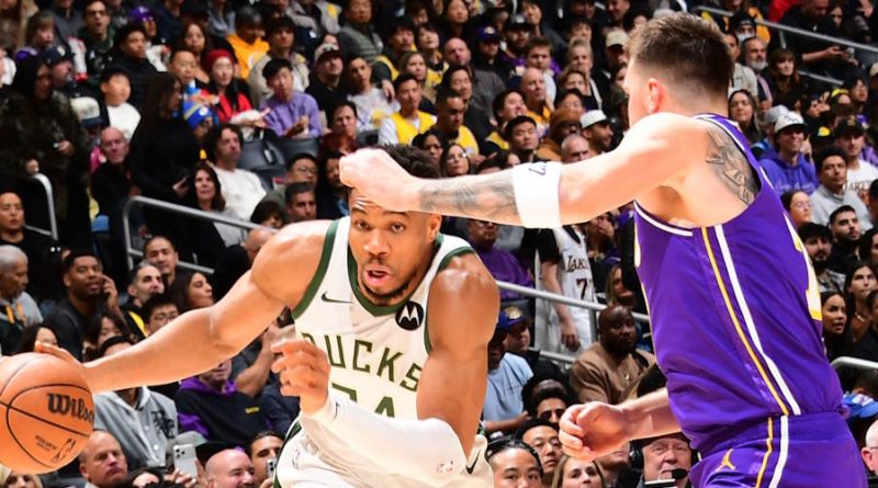 Yıldız bloklarla Bucks, Lakers'ı devirdi!