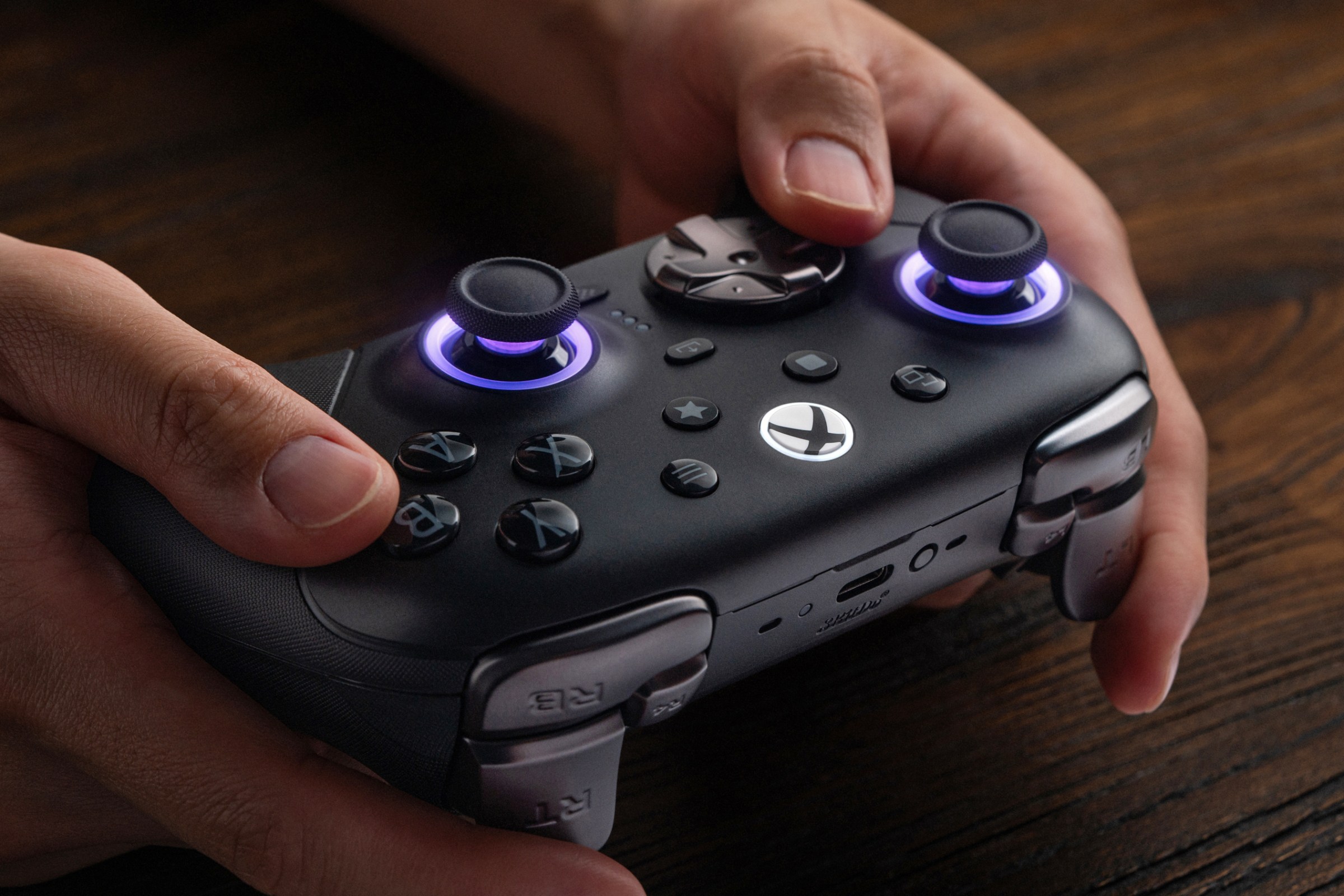 Retro esinti, modern teknoloji, kişiselleştirilebilir oyun deneyimi