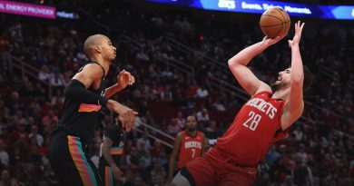 Şengün'ün performansı, Wemby'ye karşı galibiyeti getirdi