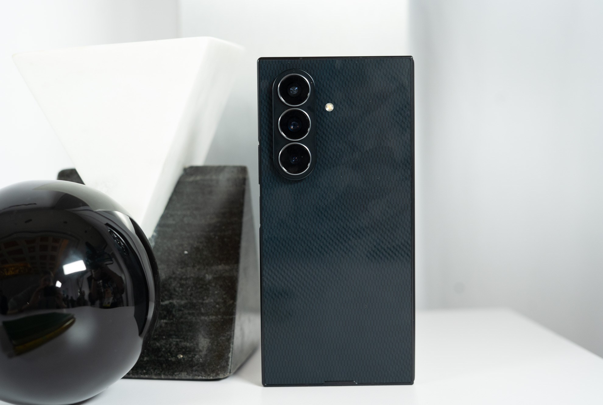 Katlanıyor, açılıyor, bambaşka bir deneyim sunuyor