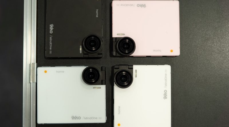 Yenilikçi formlar, akıllı telefon tasarımının sınırlarını zorluyor