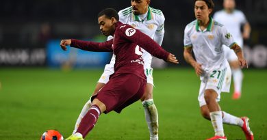 Futbol coşkusu, saygı duruşu, heyecan dorukta!