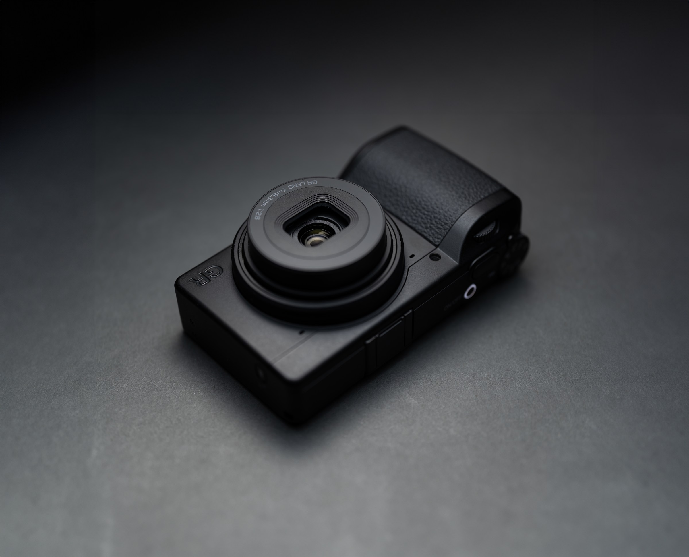 Siyah beyazın büyüsü, Ricoh'dan şimdiye kadar hiç olmadığı gibi