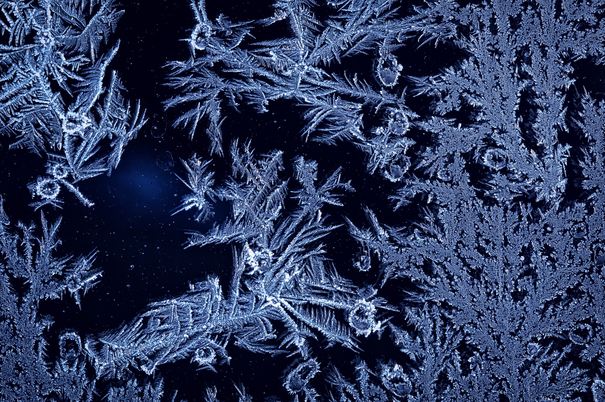 Soğuk rüzgarlar, karla kaplı yollar, tedbirli olun