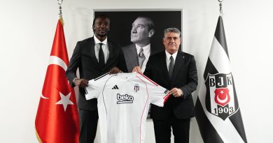 İngiliz golcü Premier Lig'e dönüyor, Roma kârda