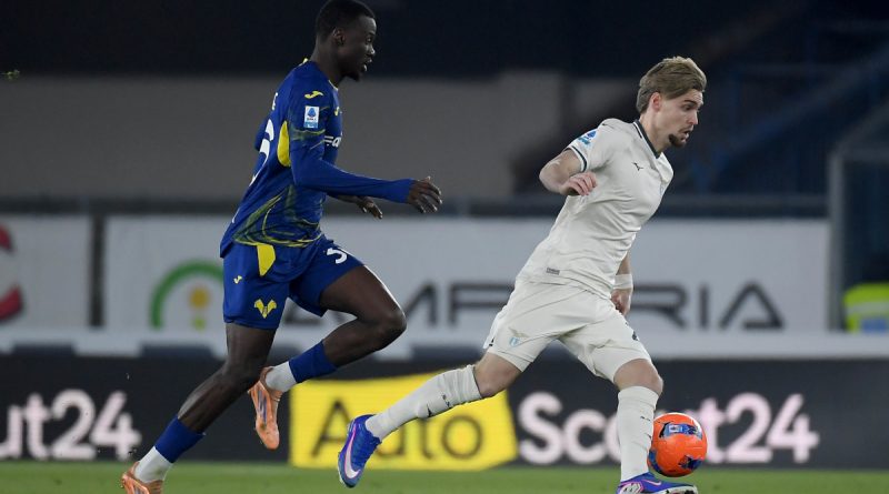 Son anlarda sevinç, Verona'ya karşı şanslı bir galibiyet