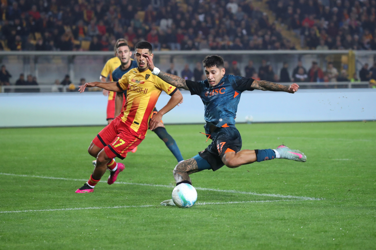 Lucca transferinde Napoli, Nottingham Forest ile masada