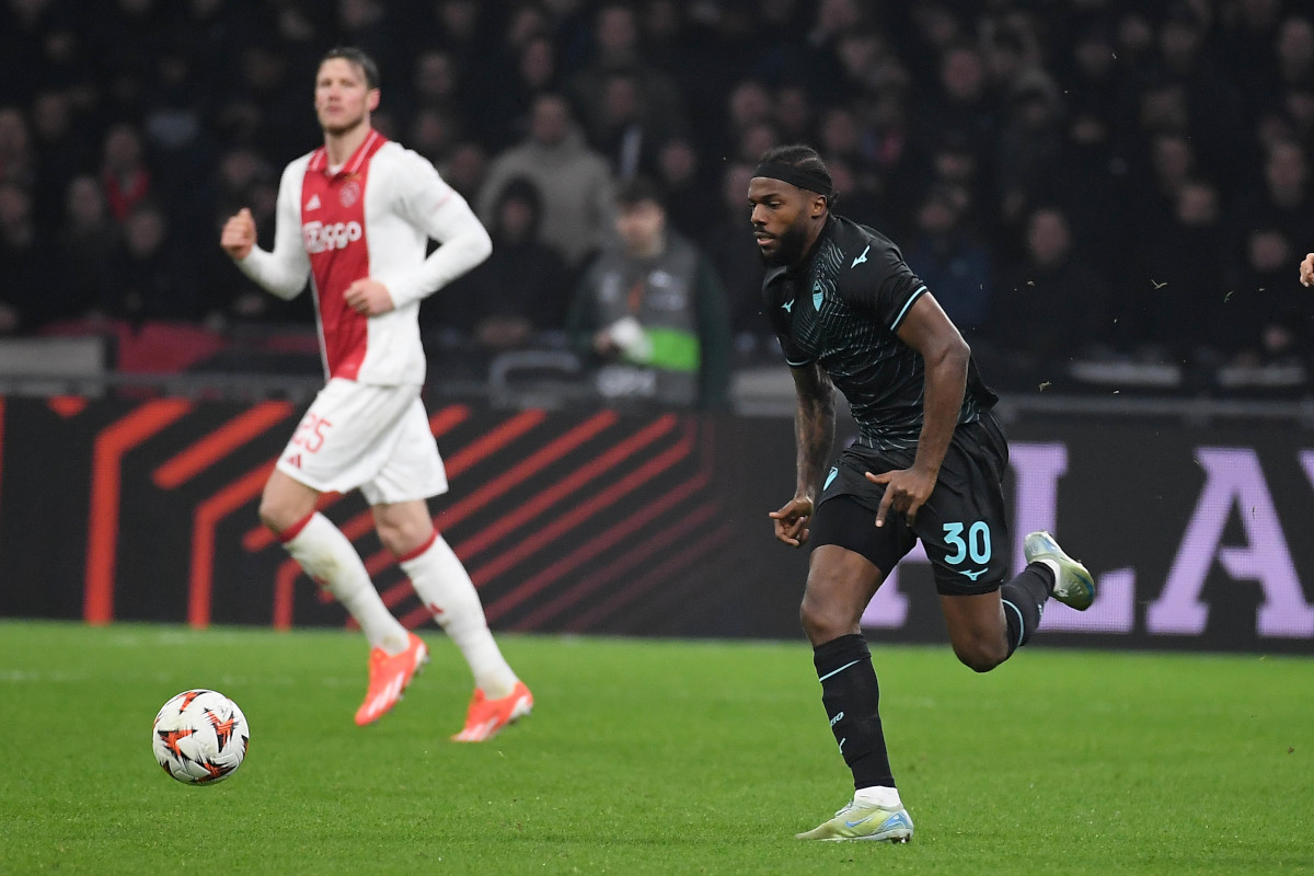 Sol bek umutları, pazarlık devam, Beşiktaş'ta hareket var