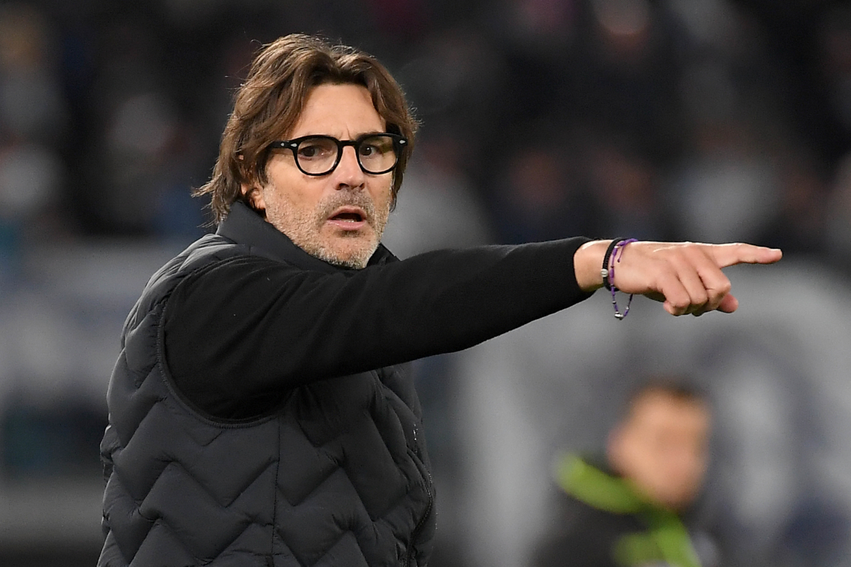 Siyah-mor renkler, anma ve zafer bir arada