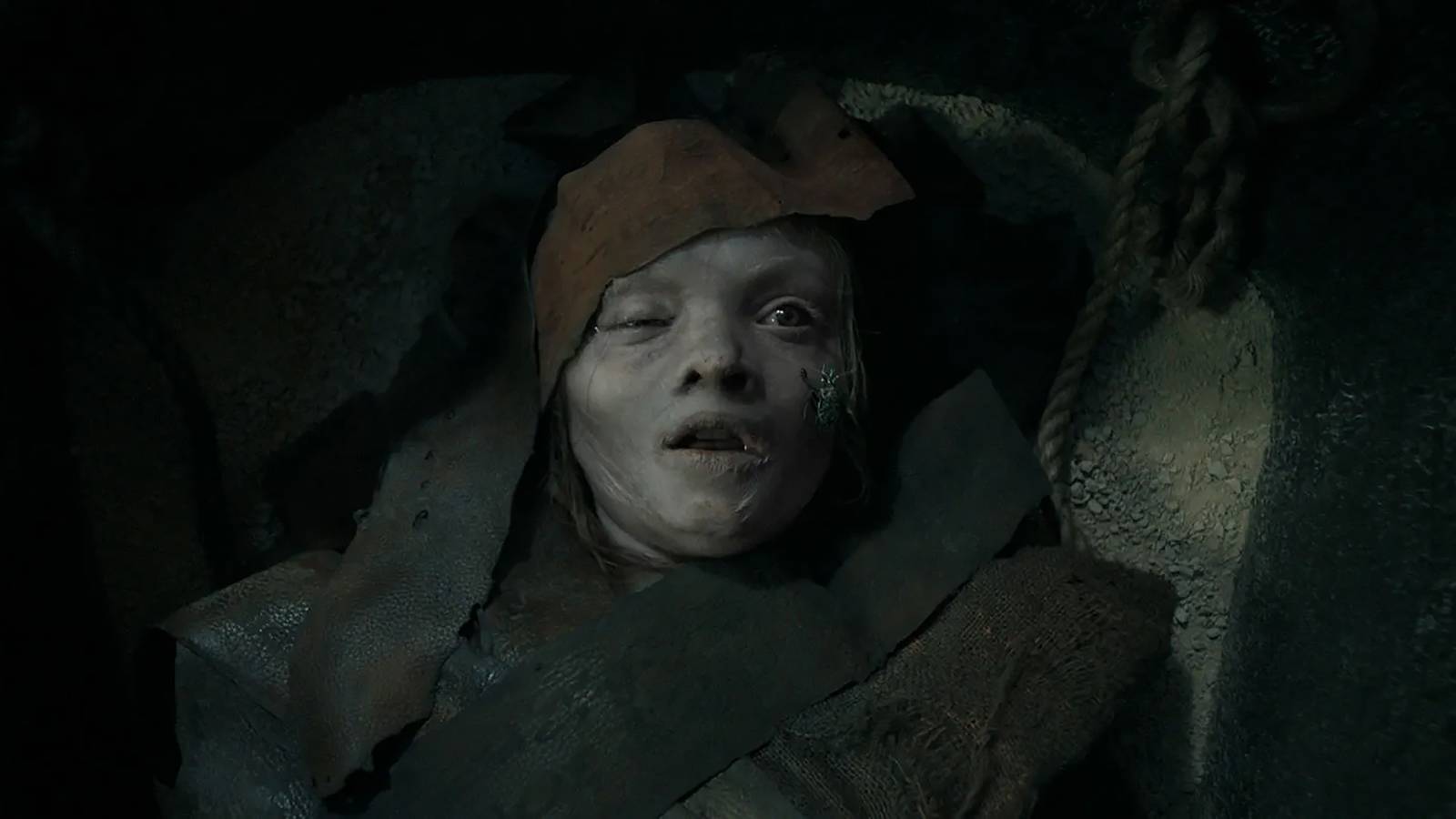 Antik sırların yükselişi, karanlık fısıltılar duyuluyor