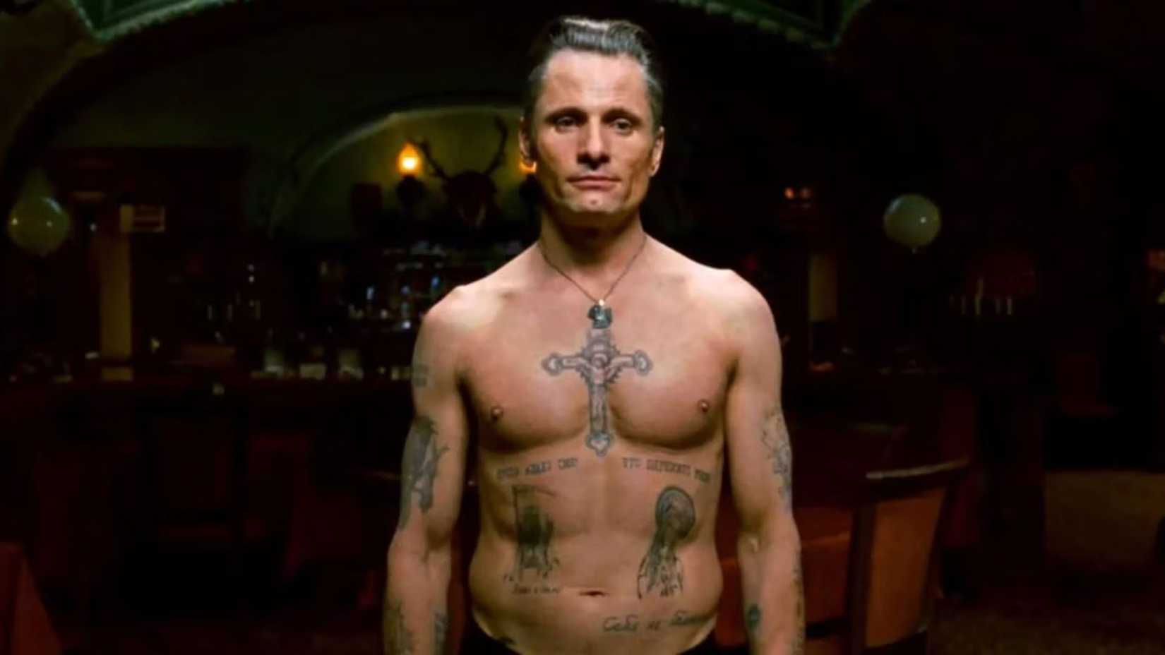 Karanlık sokaklar, yalanlar ve kaçışlar kol geziyor