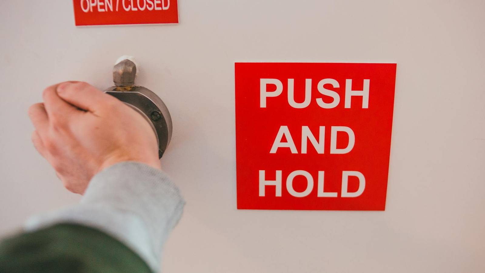 Kaos, panik, tutuklama, ceza, uçuş güvenliği tehlikede