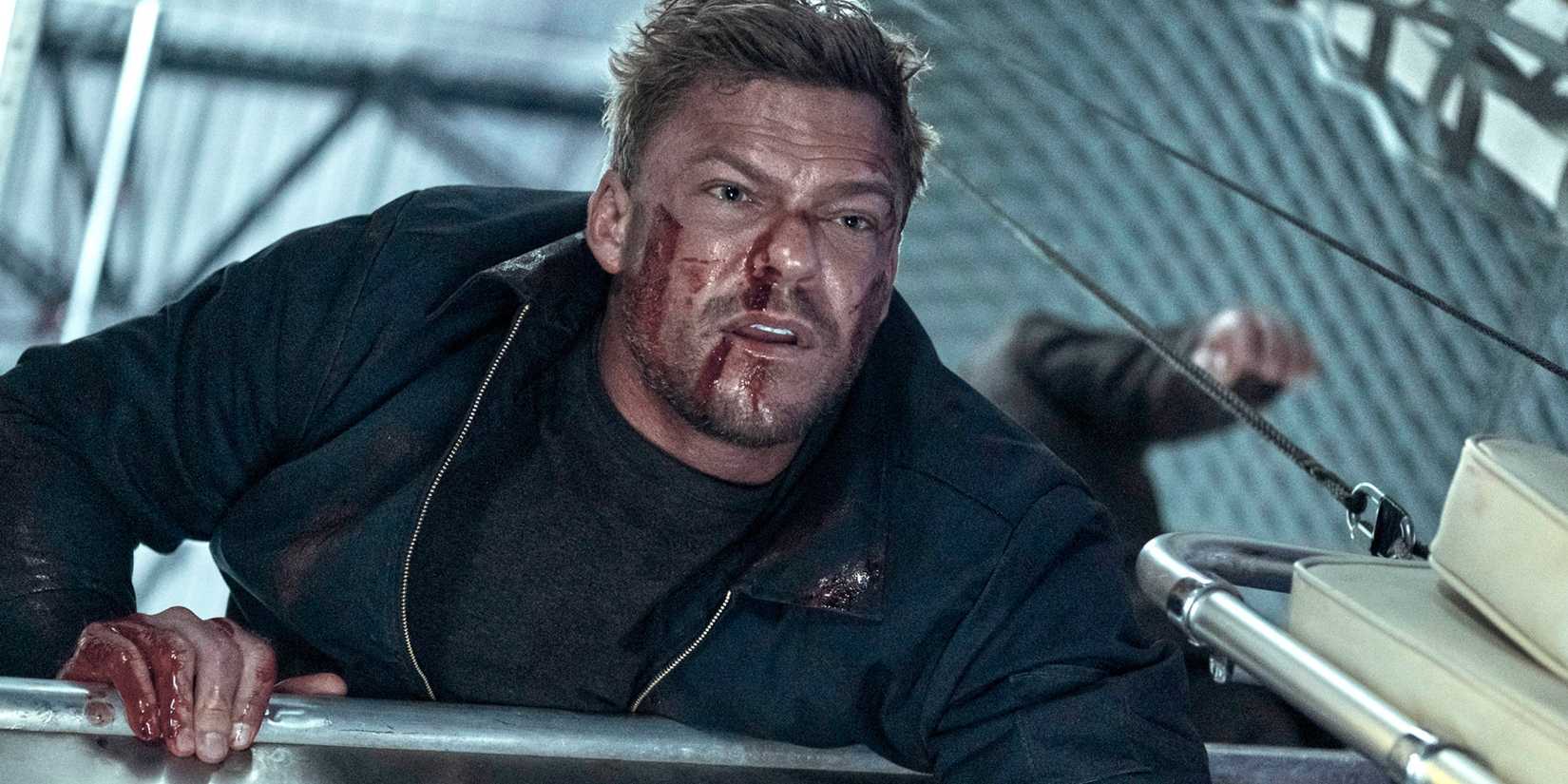 Kasırga gibi bir aksiyon, Alan Ritchson'ın karizmasıyla birleşti