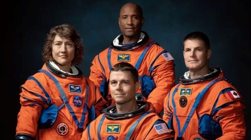 Ay'a dönüş yolunda, umut ve bilim bir arada