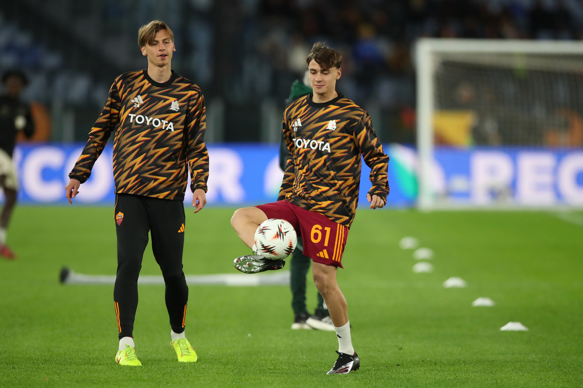 Savunma eksikliği, Mancini ve Hermoso ceza alıyor, Roma zor durumda