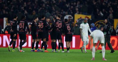 Adams'ın golleri Torino'yu zafere taşıdı, Roma şokta