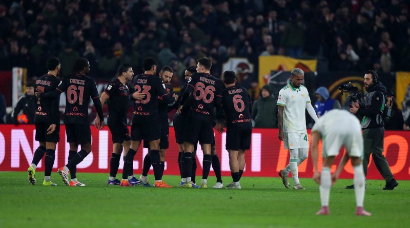 Adams'ın golleri Torino'yu zafere taşıdı, Roma şokta