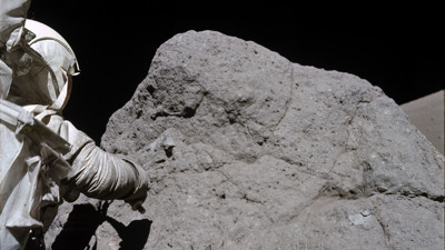 Ay yüzeyinden örnekler, geçmişin sırlarını fısıldıyor