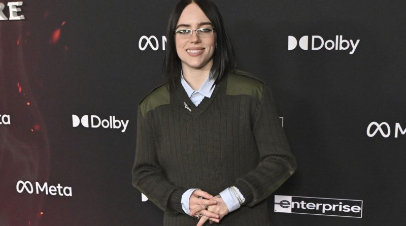 Sahne ışıkları, sesler yükseliyor, değişim fısıldıyor