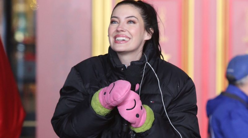 Coşku eksilmedi, yağmurla modern müzik dans etti