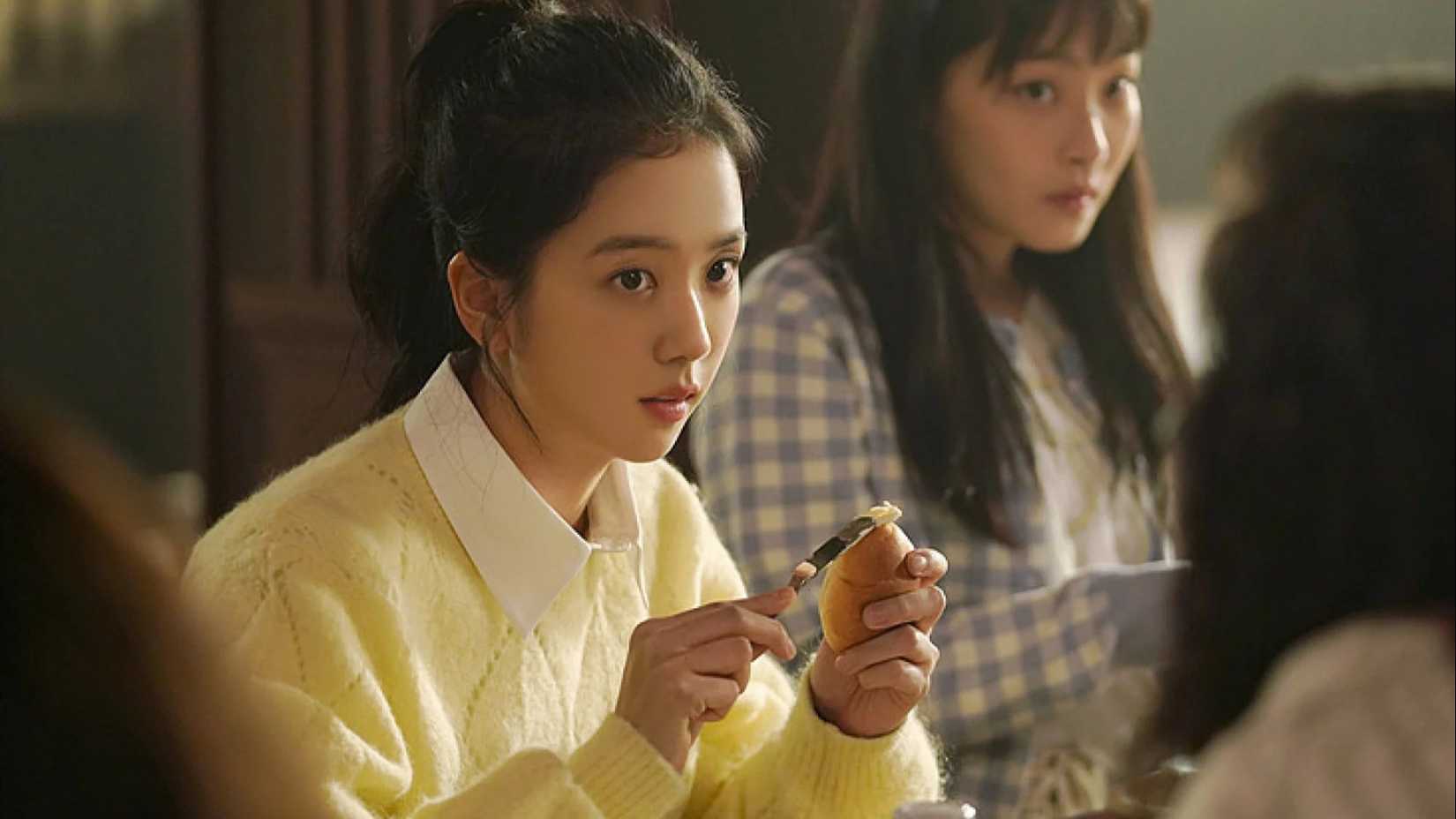 Kore'nin gözdesi, ekrandaki halleriyle de parlıyor