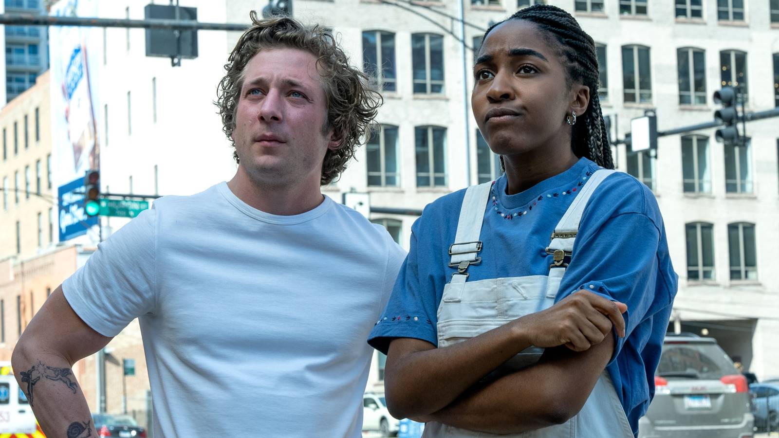 Oyuncular parlıyor, her bölümde farklı bir hikaye