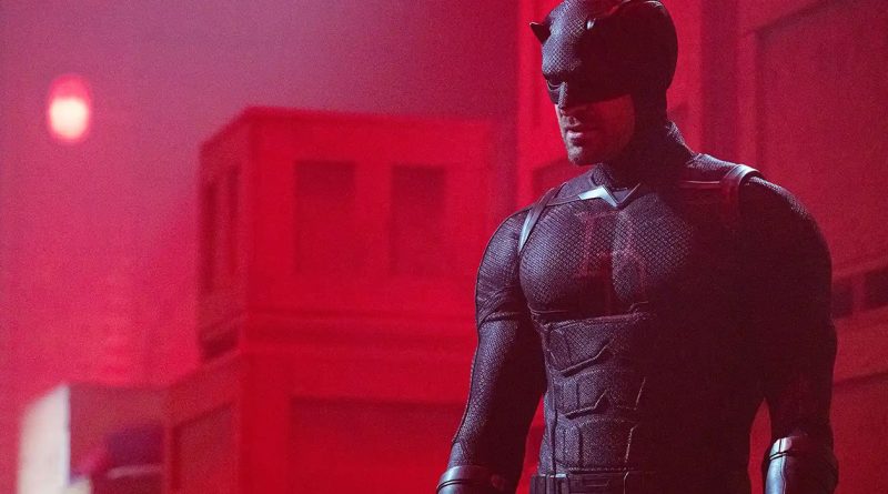 Kırmızı, karanlık, kahraman geri dönüyor, heyecan dorukta